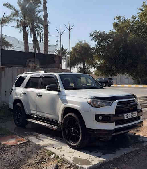 السلام عليكم للبيع فور رنر امريكي لمتد تو ويل موديل 2021 فول مواصفات بدون نقص حادثها موضح بصور السياره 5 راكب  السعر310$  يعني 3دفاتر و10 اوراق فقط بيع فقط اتصال ***********
