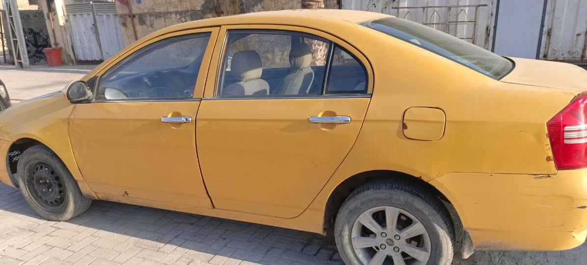 سلام عليكم السيارة نيفان 620 السيارة رقم إنكليزي جديد لبيع لون أصفر موديل 2013 مواصفات فتحة سنوية جديدة ***********الاستفسار غير متواجد على الفيس
