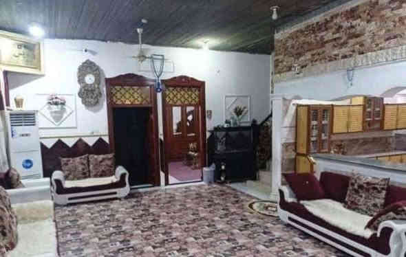 للايجار
بيت طابقين في الصبخه قرب مدرسه الضفر مساحه200م يحتوي على 3غرف استقبال صاله مطبخ حديقه صحيات بناء حديث السعر 750
***********
