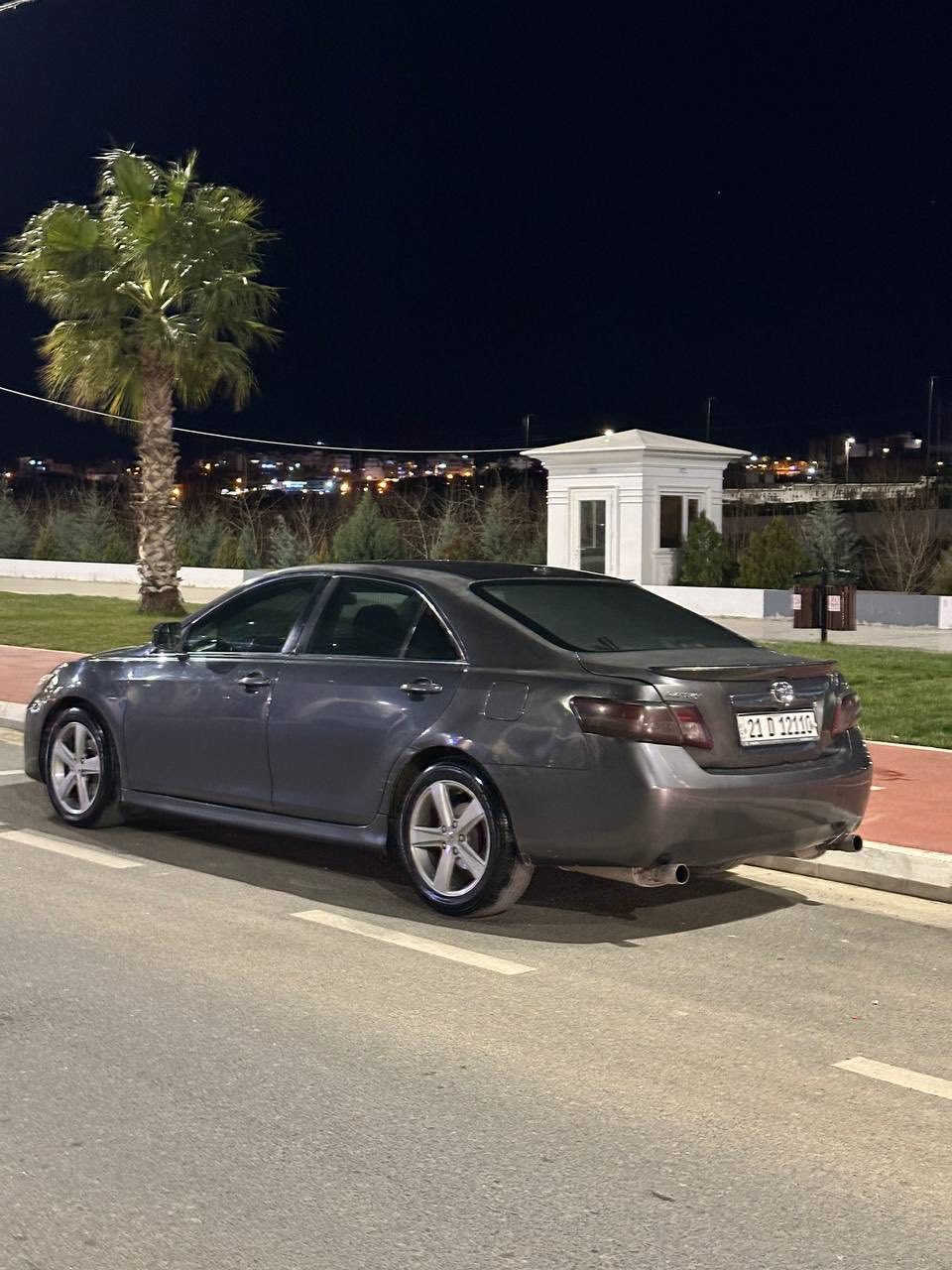 کامری 2011xle
V6 مەکینە ئەڤەلۆن  
 شاشە ئایپات 
تەحدید سورعە
کوشن هیتەر 
کوشن جلد
تەحەکوماتی سەر سوکان
بۆیاخ عام نیە بەعام ئەیفرۆشم 
چوار تایەی و ویلی لۆکی لەژێرایە 
سێرڤزی عامی بۆکراوە 
تاخم پێشی 2مانگەگۆراوە 
رەقەم سلێمانیە هەتا 2027
سەنەوی بەناوی خۆمەوەیە  
85گەڵاو مەعامەلە 
شوێن سلێمانی
***********
