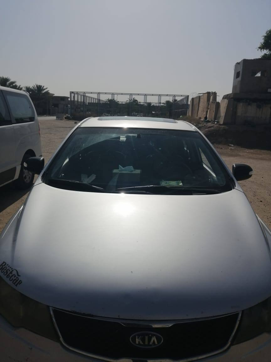 للبيع ب80 وبيه مجال بسيط جدا. 
سيراتو 2010 وارد خليجي رقم بغداد دولي باسمي
ضررها موضح بالسونار. كير محرك مكفول ،تدفئة تبريد شغال. مكان السيارة فلوجة. للاستفسار الاتصال على الرقم ***********.
أو التواصل على الخاص.
