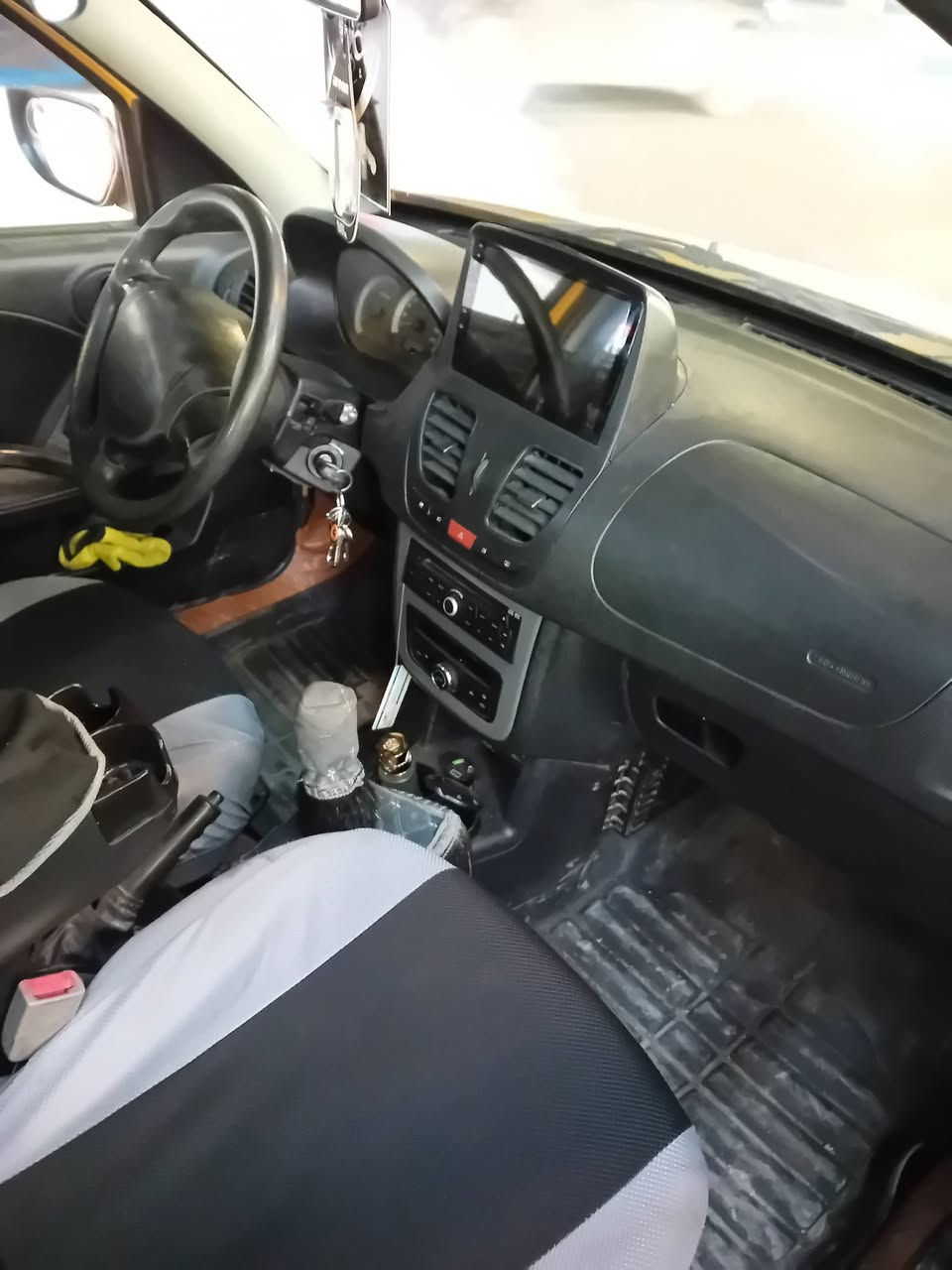 السلام عليكم ساينا موديل 20 رقم بغداد بسمي مصفره هيئه وغرامات الكشر غير مكفول اكفلك مكينه وكير وتبريد  السعر 55 وبيها مجال  مكاني كربلاء ***********
