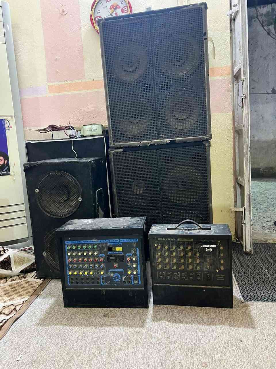 سماعات رباعي زوج و 2اجهزه إيراني  وسماعه 1ثنائي للبيع السماعات شرط الشغل والاجهزه عاطلات يشتغل بس صوت مابيهم سعر الرباعيات ٥٠٠الف الثنائيه ١٥٠الف العنوان ميسان المدثره ***********
