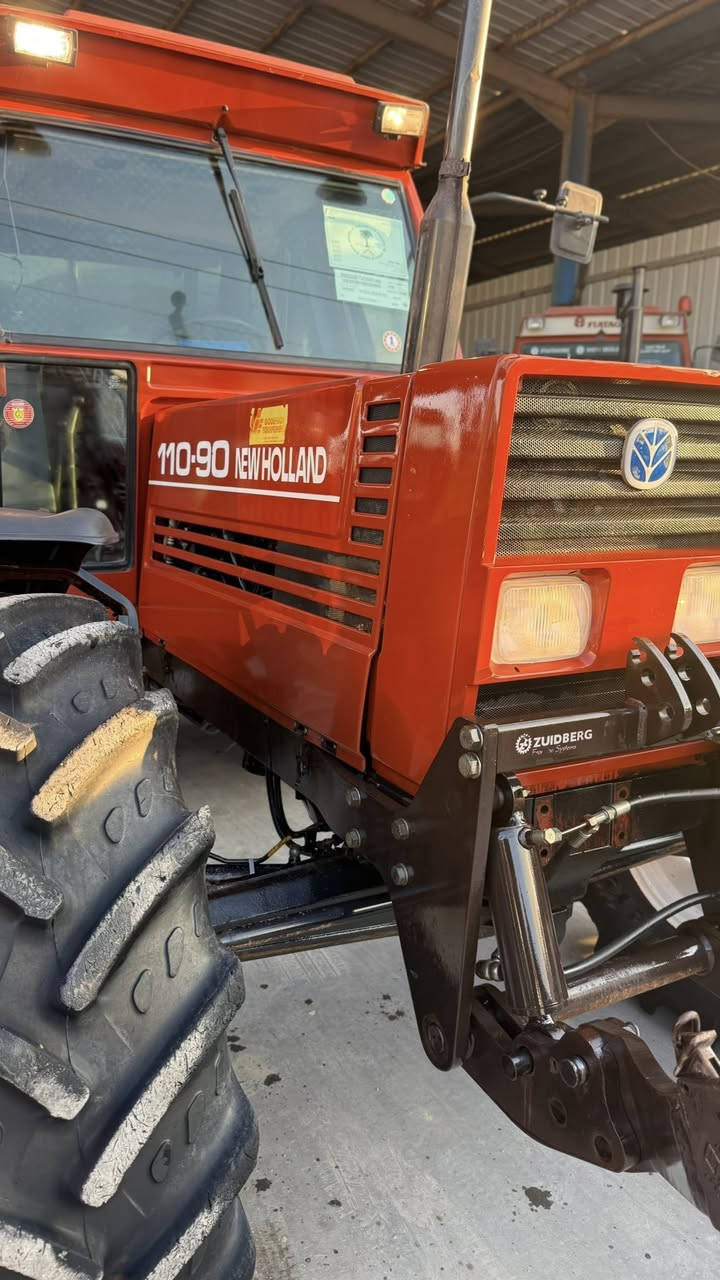 بسم الله الرحمن الرحيم 
فيات 110 انيوهولند داخل اسود مديل حديث كفاله عامه على وضع الشركه دخول جديد تخم اطار الشركه تبريد بلادي 

معرض حجي حسين 
واسط الزبيديه  
*********** —***********
