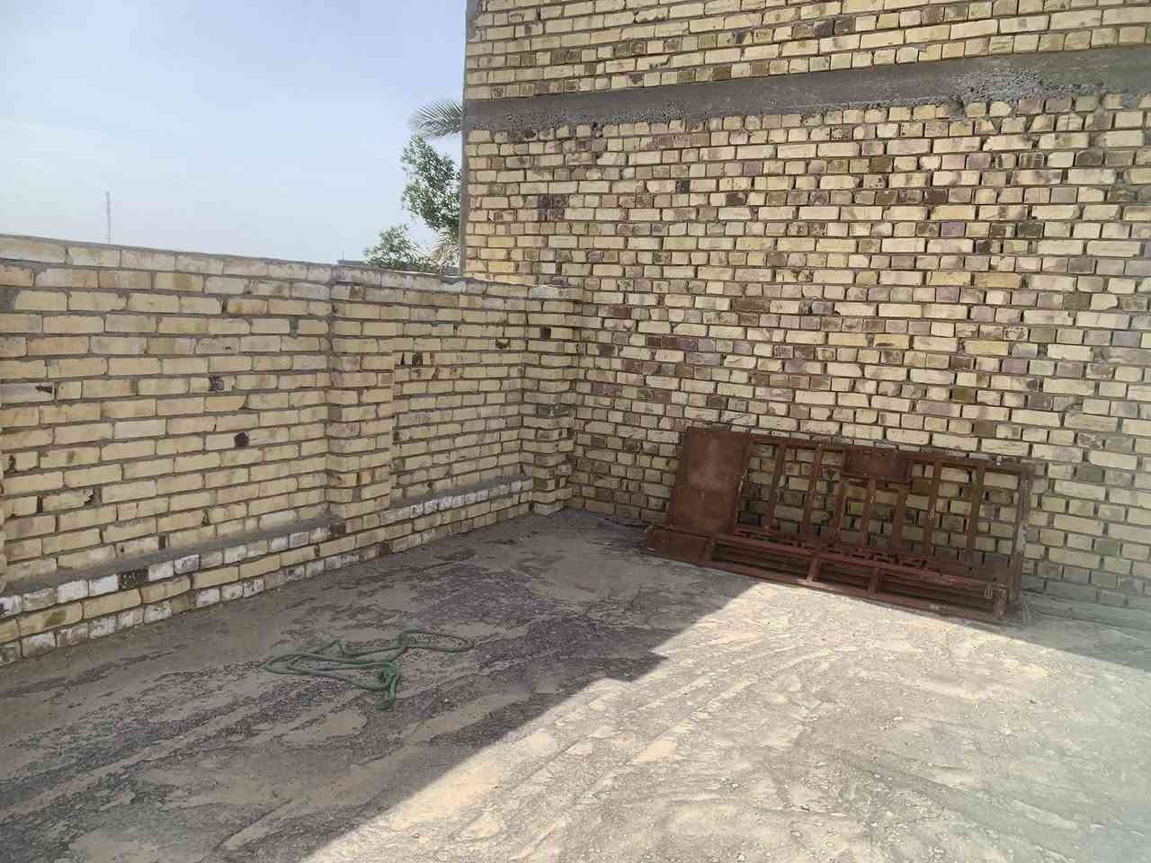 ⚠️ بـيـت طــابـو زراعــي سـنـد 25
⚠️ الـمـسـاحـة 200
⚠️ الـمـكـان الـحـمـزه الـغـربـي / حــي عــدنـان / الـطـابـو الـزراعـي / عـرض الـشـارع 8 مـتـر / يـبـعـد عـن الـشـارع الـعـام تـقـريـبـاً 500 مـتـر
⚠️ الـواجـة  10
⚠️ الـنـزال 20

⚠️ الـبـيـت مـتـكـون مـن :-
 ❗️ إسـتـقـبـال  6 ❎ 4
 ❗️ غـرفـتـيـن   5 ❎ 4
 ❗️  مـطـبــخ    5 ❎ 4
 ❗️ مـنـور دايــر  الـبـيـت حـرف L
 ❗️صـحـيـات خـارجـيـة

 ⚠️ بـنــاء جـديـد طـابــوگ 
 ⚠️ صــب كـونـكـريـت
 ⚠️ إسـتـارة الـسـطـح دايـر الـبـيـت طـول 180 
 ⚠️ درج  دايــر
 ⚠️ الـسـطـح مـزفـت و كـامـل 
 ⚠️ كـهـربـاء مـأسـسـه و كـامـلـه
 ⚠️ الـبـيـت عـايـز شـغـلات قـلـيـله

⚠️ الـسـعـر مـنـاســب و راقـــي جــداً جــداً 🔥🔥

⚠️ للإسـتـفـسـار مـراسـلة الـصـفـحـة او الإتـصـال عـلـى الـأرقـام أو عـلـى الـواتس آب  
 ***********
 ***********

 أو زيـارة مـكـتـب الـمـمـيـز  قـرب مـحـطـة وقـود    
الـمـدحـتـيـة مـقـابـل إسـتـدارة الـصـقـر
