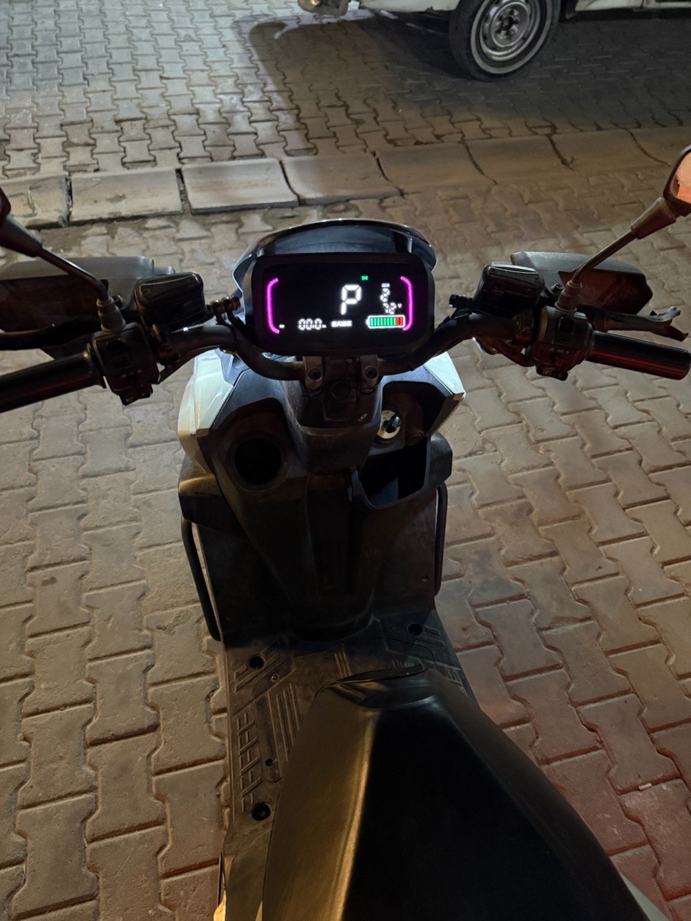 اباجي شحن للبيع
سرعة 65-70 حقيقي
ملف 2000W حقيقي
بطاريات عدد 12v/32AH 6
عجلات E جوبلس قياس 90/90-12
نضام دبل اشارة
شاشة ديجيتال ذكية بريكات دسك هيدروليك امامي والخلفي المسافة المقطوعة 60km
بصمة تشغيل عن بعد نحمل اوزان ثقيلة
لايت LED زنون ستاند جانبي وتعليق
ضام 3 سرع
العنوان / بغداد اعظمية
للتواصل واتساب ***********