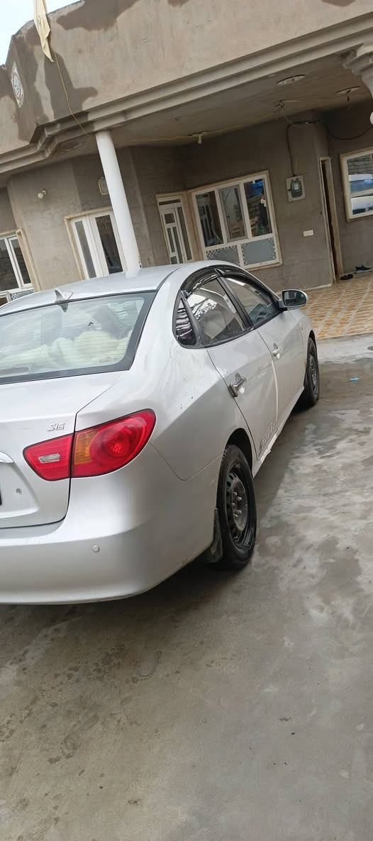 بسم اللە بەناوی خواا
هۆنداا ئاڤانتی مودێل 2007 براوەی دوبەی مەنافێس عسلی پاکانەی لەگەلە بەشەرتی غرامە هەمی تشتی بەشەرتە گیر مەکینە تەقە رەقە تەخم تایەی نوێ تازە بەستومە سعر 55و مەجالێکی برایانە...!
***********
