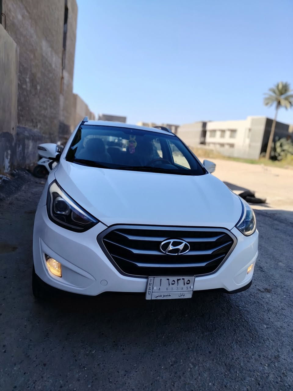 السلام عليكم ورحمة
توسان 2015 مكفوله عدا خشم البنيد فقط موضح بل صوره  (مو صبغ عليه فابلون فقط خشم البنيد) 
ويل كروم اسود
تبريد قطعتين 
اشاير بل مري
لد نهاري. 
باقي مواصفات معروفه 
سياره نقصها فقط حداديه 
***********
سعر160وبيها مجال
