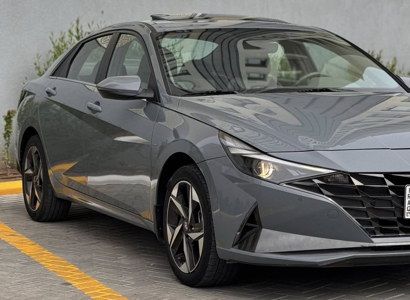 السلام عليكم
هيونداي النترا خليجي 2023 
استلام شركة هيونداي كوري اصلي ام الضمان 🇰🇷 
لون سمنتي مميز نادر يجي بالخليجي 
رقم بغداد بأسمي تحويل مباشر 
ماشيه 75 الف كيلو استلام زيرو على ايدي 
برغي ما مفتوح بيها كلشي وضع شركه كفاله عامه بدون لا ضربه ولا صبغ ولا بارد ( فقط رصعه مسحوبه PDR بالجاملغ ) 

مواصفات فول : ✅
( محرك 2000 دوش ، فتحه ، بصمه تشغيل وابواب ، شاشه ، كامرا ، قطعتين تبريد ، 3 وضعيات قياده ، حساسات امامي و خلفي ، لدات ، ويل 17 ، تشغيل عن بعد ، اشاره ترحيب ، مري كهرباء ، تحكم استيرن ) 
وباقي المواصفات المعروفه 

السعر :  178 وبيها مجال بسيط 
المكان : بغداد / الكرخ / حي الحسين 
الهاتف : *********** ( متوفر واتساب ) ❇️
