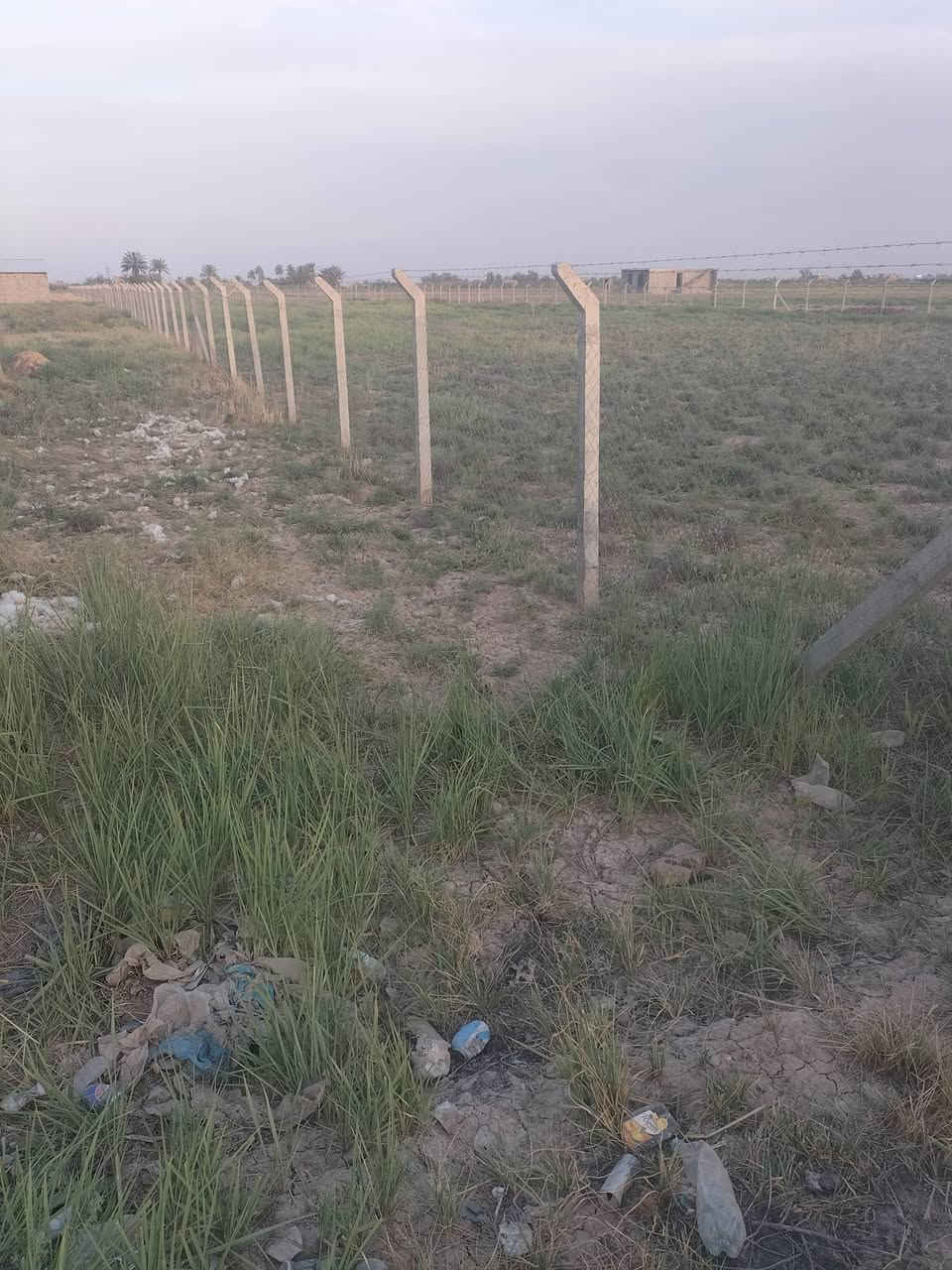 تتوفر كيعان خمسميت متر والف متر وتسل حته ال3000متر حسب طلب خلف المشروع بين طريق المحسن وكاطون رحمه خلف منطقت الحروب ***********
