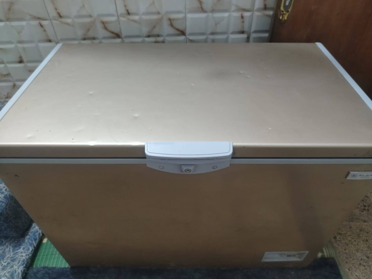 السلام مجمده البيع ستعمال 3 اشهر فقط شرط التجميد ماداخله تصليح مستعجله ع بيعتها ماخذتها 600 الله شاهد وريدها ب300 مكانها خلف بطاقه الوطنيه ***********
