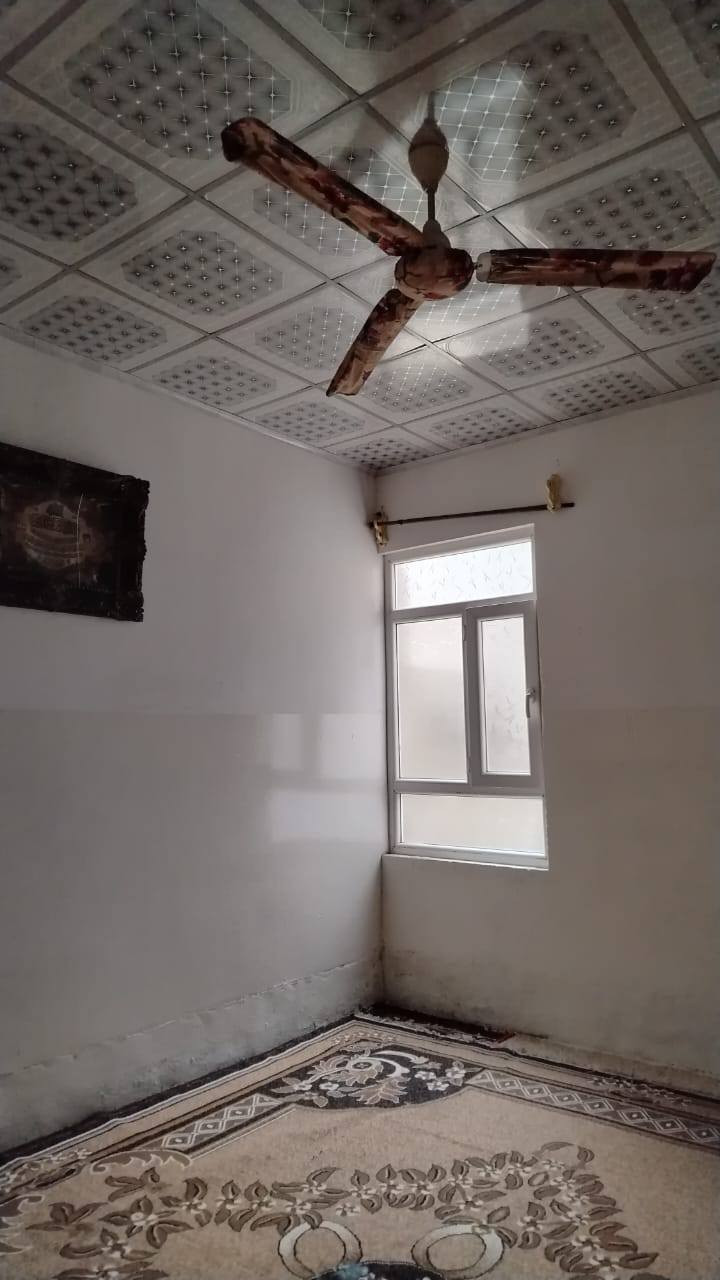 بيت للبيع قوسيات حي الزيتون مدخل اسواق ابو علي خدمات كامل مايوه كهرباء تبليط مدارس قريب مساحه 120 متر ثلث غرف نوم زائد هول زائد استقبال زائد مطبخ زائد صحيات داخل وخارج سعر 40 وبي مجال شيء بسيط سند زراعي 25===***********===***********
