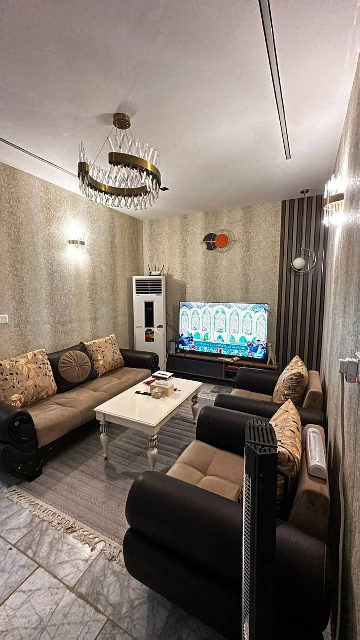 بيت يحسسك. بالراحه والهدوء 
ألوان مريحه بصريآ 
مساحه 200م
السعرالكلي  215
مقدمه 180
والباقي اقساط كل شهر 650 بدون كفيل 
موقع ركن يحتوي على 5غرف نوم وصاله عدد2
كربلاء مجمع السلام السكني 
***********
