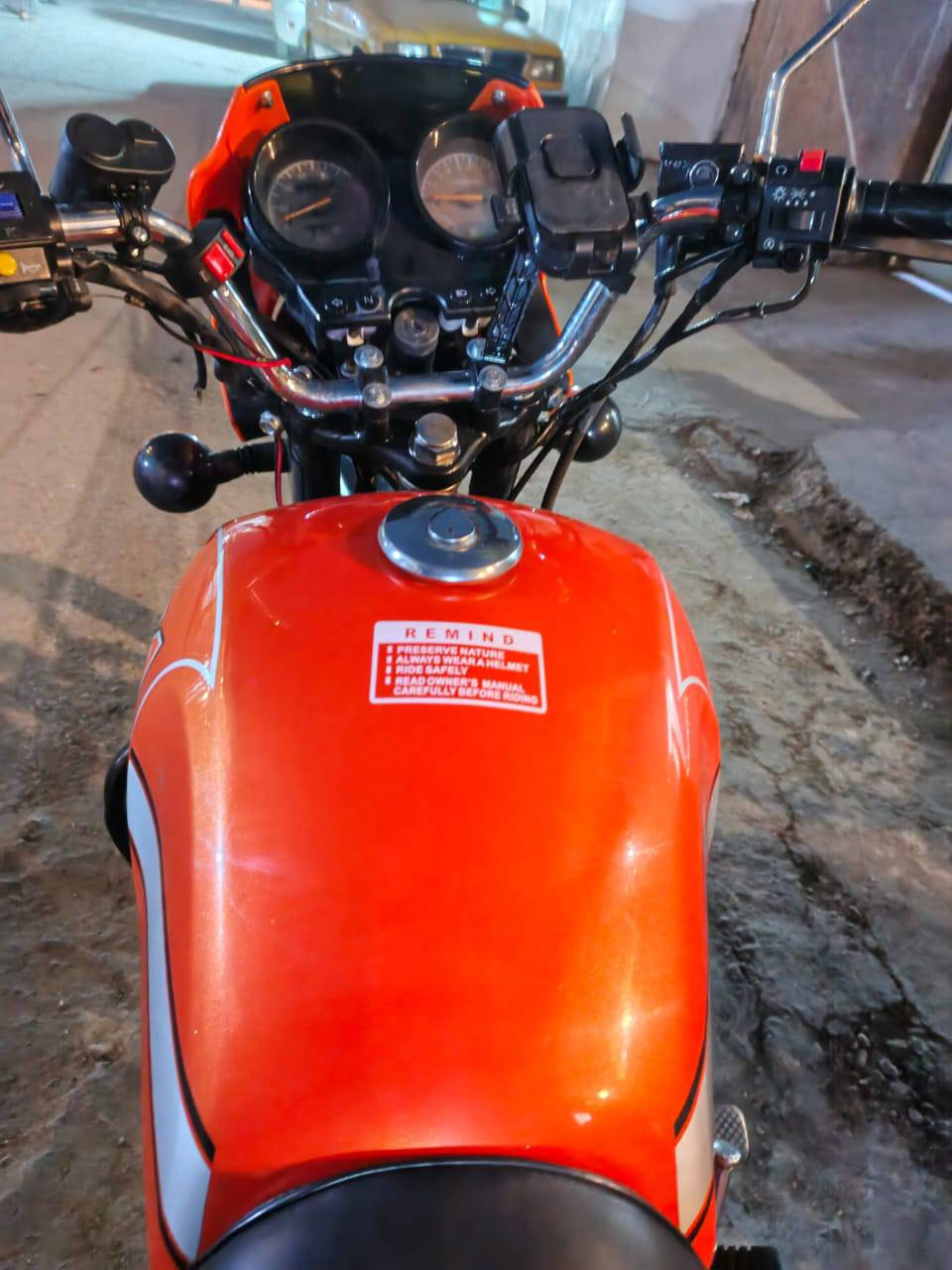 السلام عليكم ديوان للبيع مرقم بغداد درجه مال جناي فول شلعه معدل مكينه بجيس كاتم تجي وشوف بعينك مكاني الشعب ***********    2400بيه مجال
