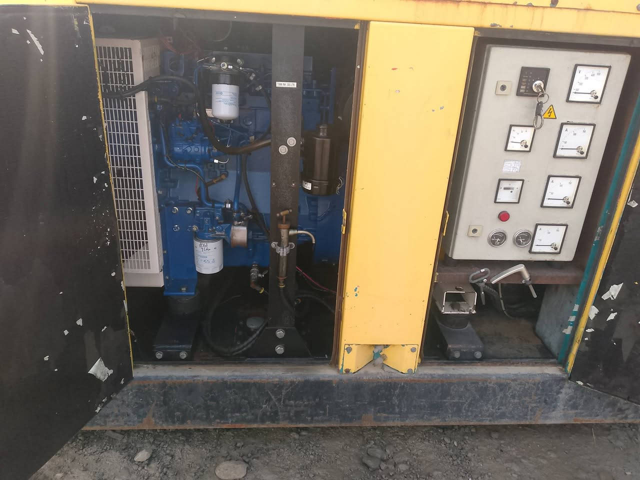 مولد بيركنز 4 بستم سوبر قطر 100 ملم مع راس توليد 65 كيفي كاتم أوربي مشروط
للاستفسار الاتصال على الرقم ***********
