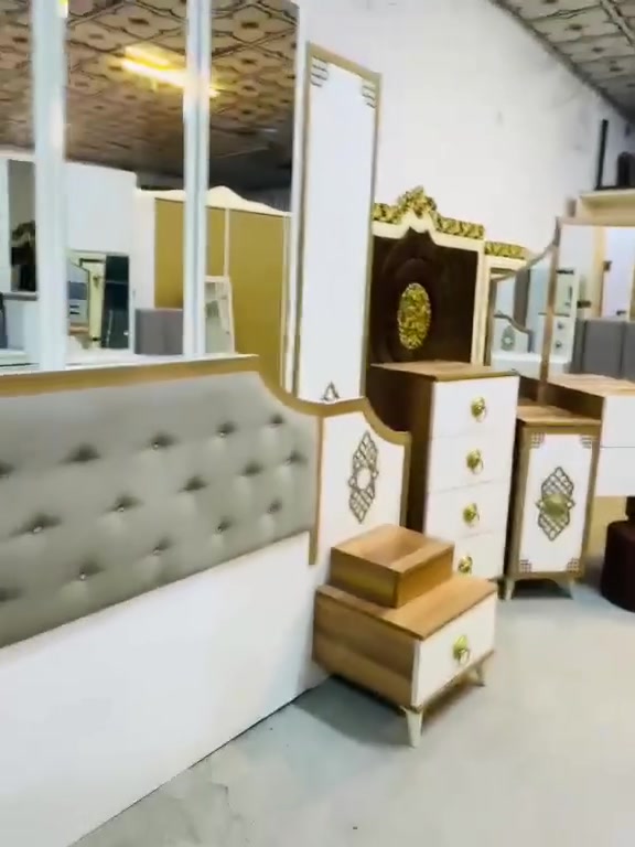 غرفه تركي مستخدمه 🛠️
غرفه ماركه ٨ قطع 🔥
غرفه نضيفه مثل بل صور ✨ 
غرفه ول توصيل600فقط 😍✔️
للحجز والاستفسار مراسله الصفحه او وتساب ***********
