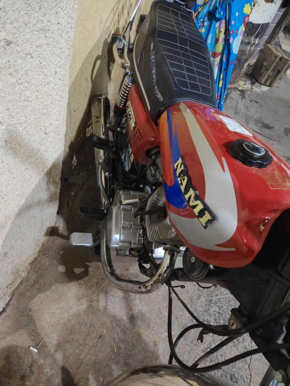 سلام عليكم دراجة البيع اربعه كير موديل 25اوراق سكنر دراجة جديد مامتعوبه جديد محرك مامفتوح بس تانكي مزروف او مخليه صمغ بس يرادله ترتيب سعره 650او بيه مجال مكاني كربله حي العسكري ***********
