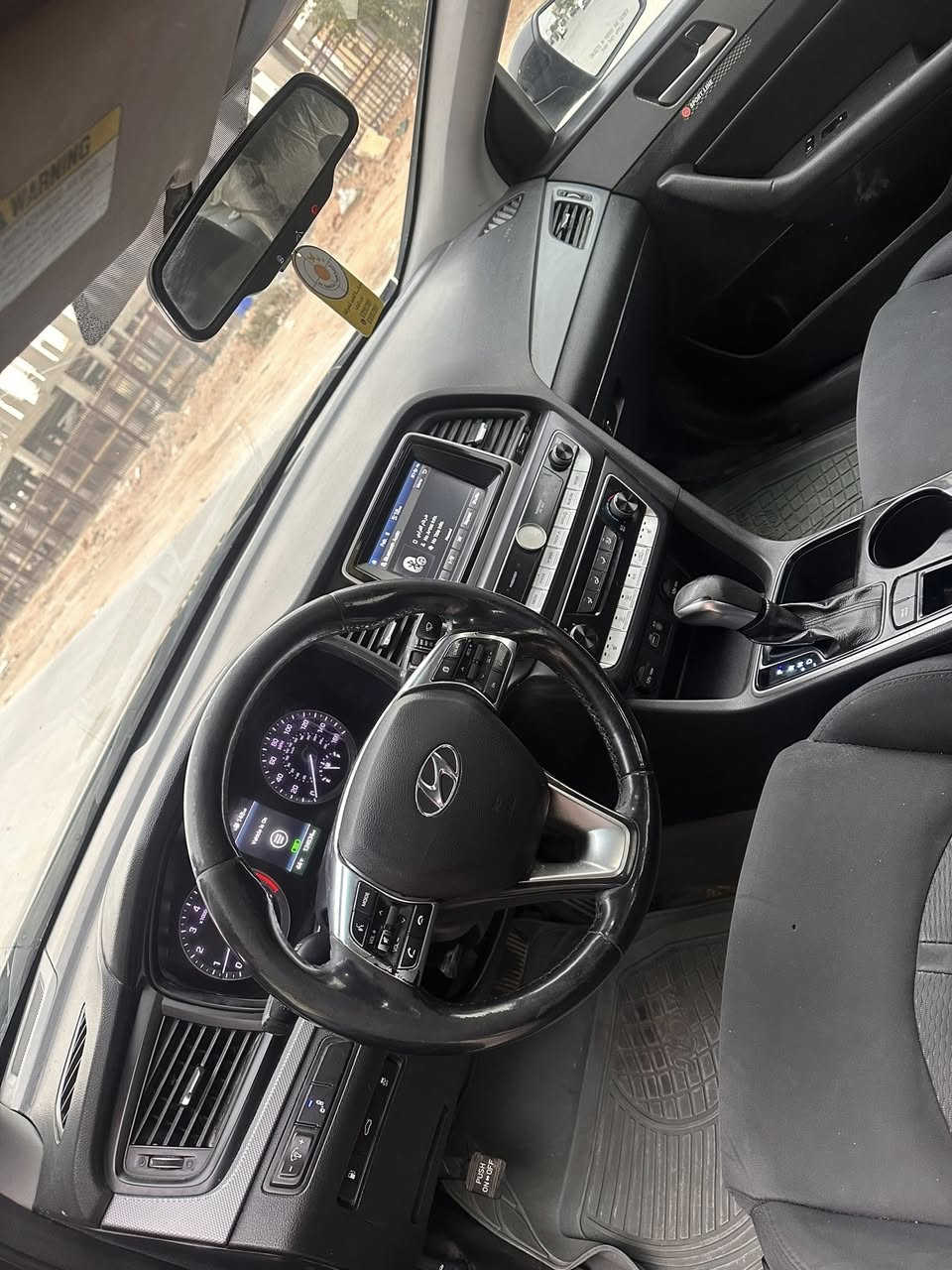 اللهم صل على محمد و ال محمد وبلاش مستعجل على البيع السعر 100$

سوناتا 2018 كلش حلوة ومابيها كلوب واحد مشتغل
حادثها جهة السايق الشاصي واللغد بي تصليح بسيط

رقم بغداد مداور ثاني يوم للاستفسار ***********

مكاني النجف
