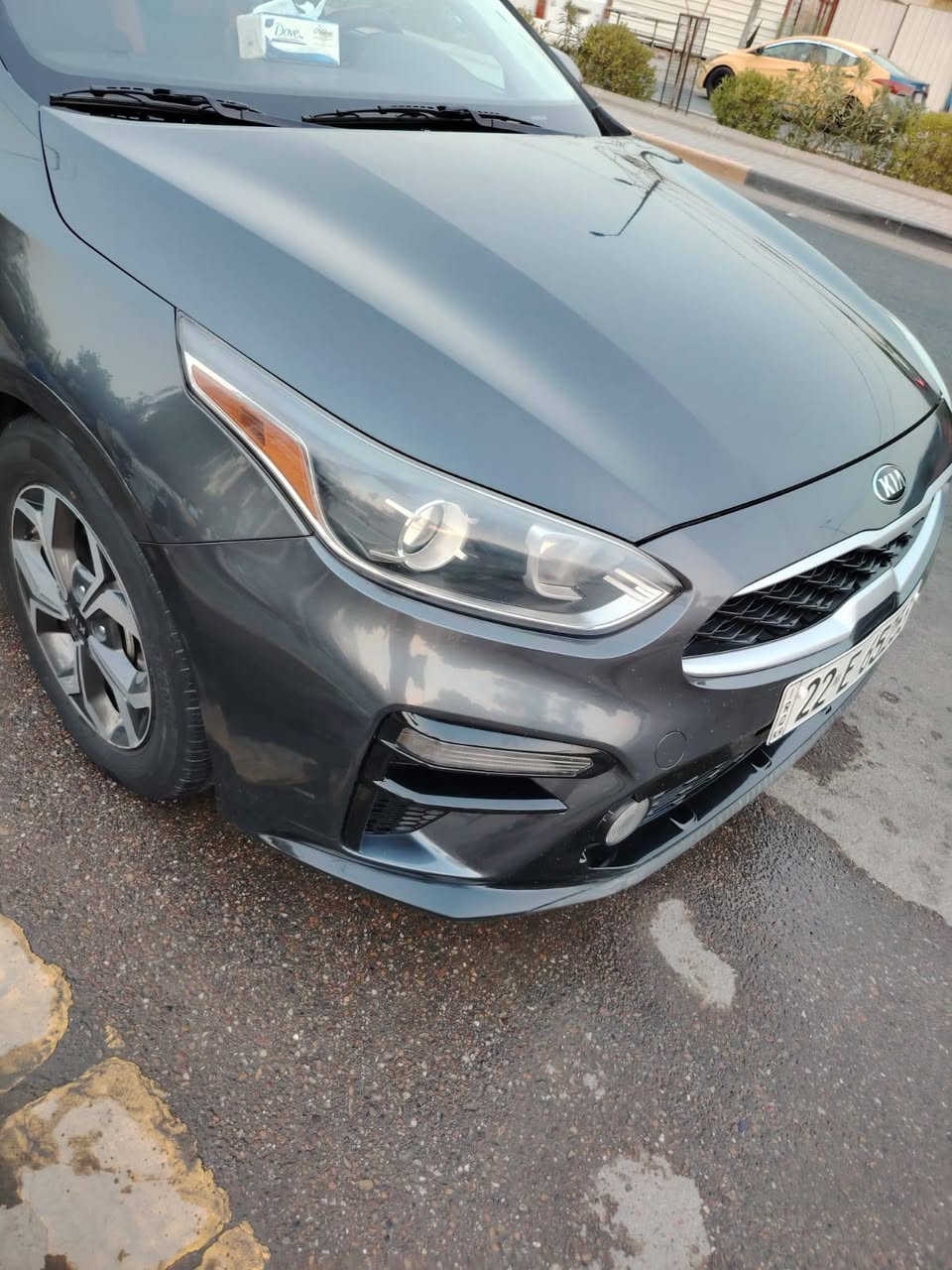السلام عليكم
كيا فورتي  2020
وارد امريكي 
ماشيه 74
حادثها باب بصف السائق معمر وبارد جاملغ خلفي
السعر 130 وبيها مجال
السيارة كامله مابيها اي نقص
المكان بغداد الري 
***********
