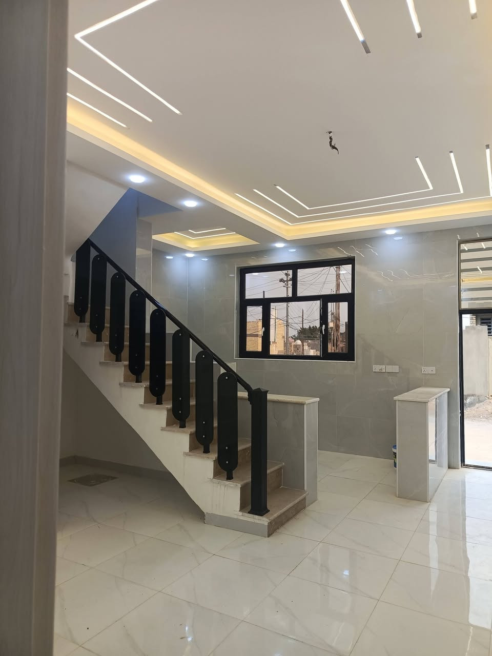 ياالله 

يوجد لدينا بيت للبيع حي ميسان خلف سكله الكرعاوي مساحه 60متر ركن طابو زراعي يحتوي على غرفه وصاله ومطبخ وصحيات صب كونكريت ارضيه بورسلين جدران سيراميك سقوف جبسن بورد شغل درجه اولى السعر المطلوب 31مليون قفل قفل قفل غير قابل للتفاوض 

للاستفسار والمعلومات الاتصال بنا ع الارقام التاليه 

***********

***********

***********

او مراجعه مكتب ألروان للوساطه العقاريه والمقاولات العامه 

عنوان المكتب حي ميسان ع الشريط قرب صيدليه الشراع مقابل الاستداره مباشر 

عندك بيت عرصه للبيع راسلنه وات ساب وتدلل
