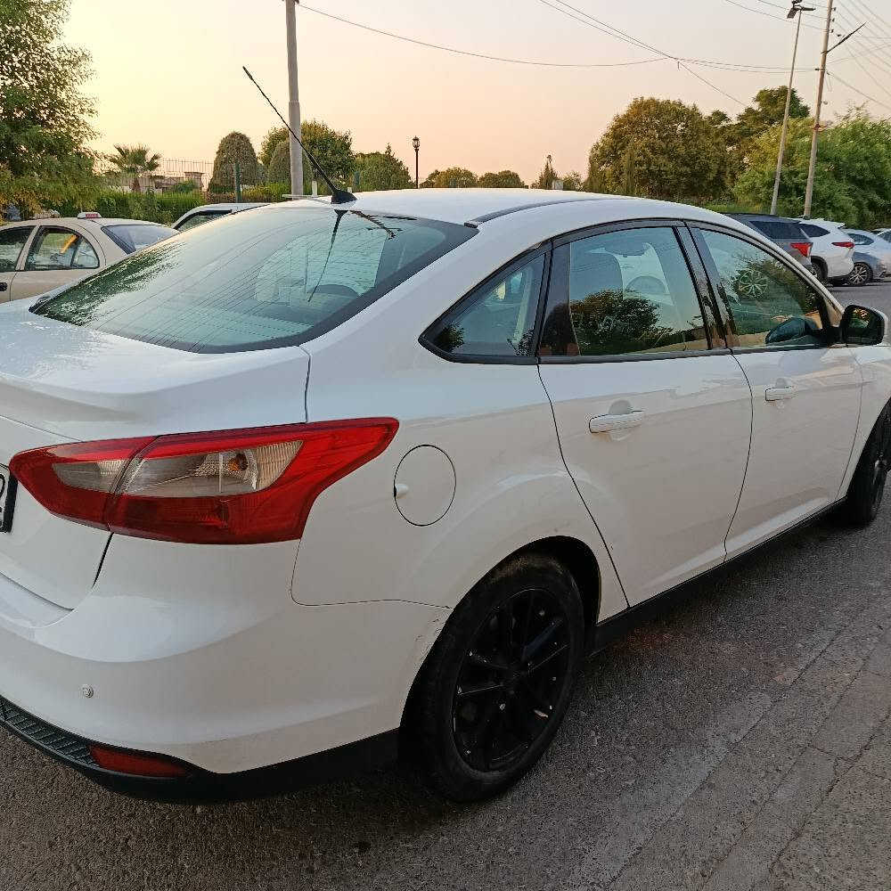 ford focus 2012  هیچ سبوغی نیە بەس چوار پێنج شوینی ساردە کوتەگێرو مەکینە بەشەرت بەناو 
خۆمە 66 وەرقەو کەمێک مەجال ژمارەی مۆبایل  
*********** أربيل, العراق
