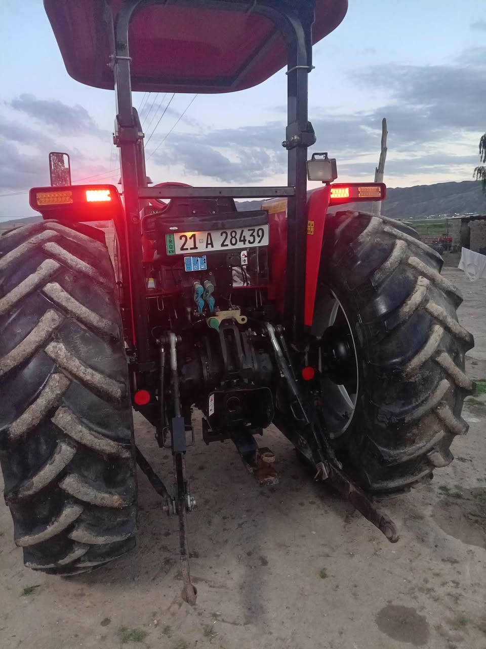 السلام عليكم 
تنكتر ايراني 6سلندر 
موديل 24
محرك گير اكسل تايرات كهربائيات كلو شركه 
لاتنقيص ولا تبخير 
رقم سليمانيه شرط التحويل 
المكان الحويجه ناحيه العباسي 
اتصل ***********
