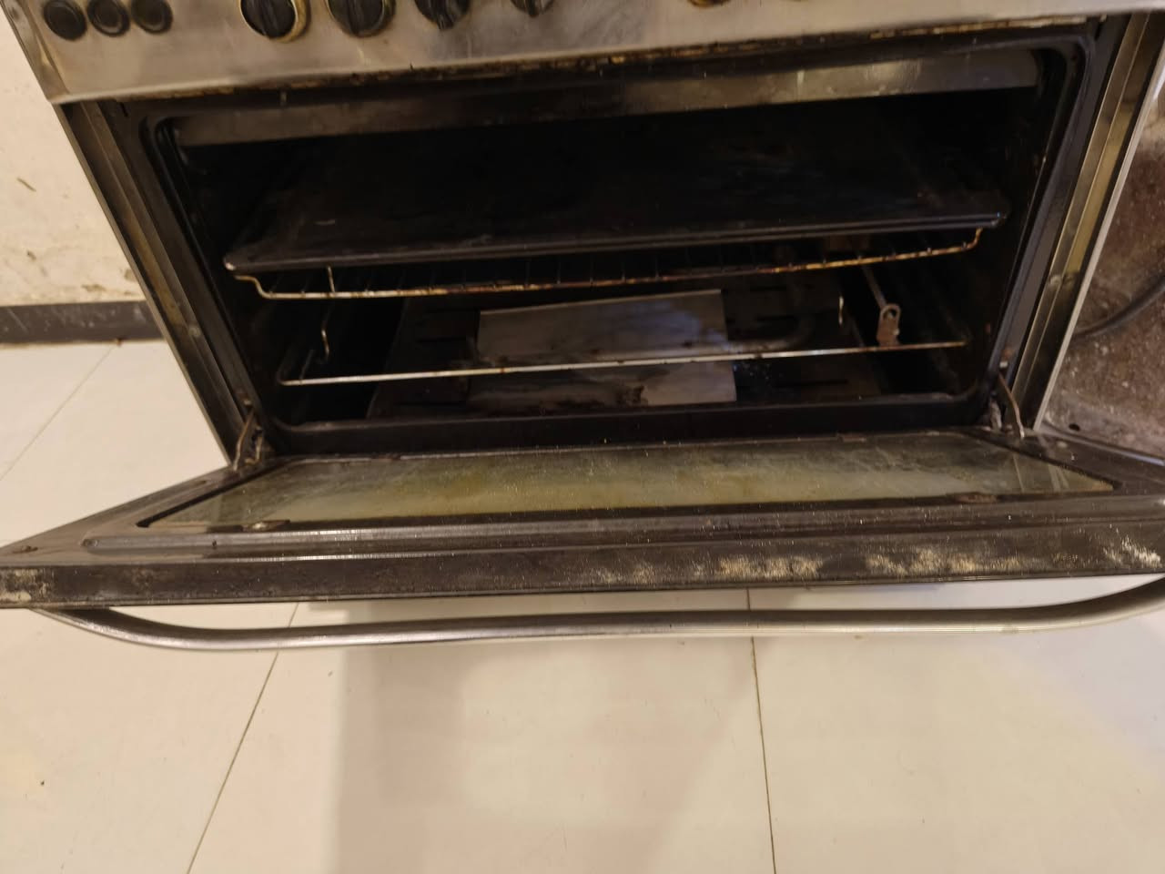 سلام عليكم
طباخ مستخدم نضيف خمس عيون 
سعره 100 الف تفاصيل 
تصال على هاذه رقم ‏‪***********‬‏
