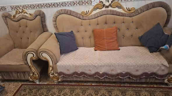 السلام عليكم عندي تخم كامل عشر مقاعد السعر 400 وبي مجال بسيط المكان بغداد الغزاليه ***********
