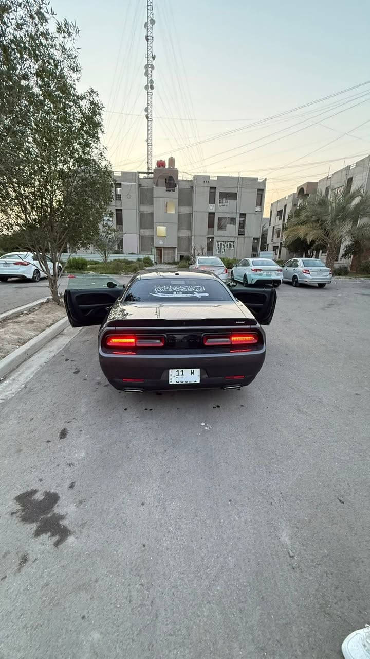 جالنجر لاست كول 2023
سلام عليكم

من القطع النادره 

ماتصور اكو جالنجر بهيج نظافه وحادث وموديل وسعر
اخويه العزيز اقره المنشور وشوف صورها زين وخابر وتدلل 

سبب البيع لظرف ومحتاج نقد

للبيع دوج جالنجر GT 2023 لاست كول الاصدار الاخير
محرك V6 / 3.6 المرغوب كير محرك صدر كفاله السياره مماشيه هوايه اصلاً 

السياره جديده ماشيه فقط 24 الف مايل فقط 

رقم بغداد انكليزي الجديد وشرط رقم مميز جداً
السياره بسمي شخصياً تحويل مباشر باسمك ثاني يوم

حادث السياره موضح بالصور بدون دواخل ابد كدامكم مجرد طخطخات وراجعه شغل درجه اولى صفاح السياره شرط موس وتجي تشوف بعينك مو سوالف 5 قطع صبغ فقط

السياره بدوووون ايرباك والصور كدامكم جديده الله يشهد وبدون تزويد ابد مملعوب بيها على وضع الستوك / شركه

السعر المطلوب 189 ورقه وبيها مجال بسيط ان شاء الله

مكان السياره حي السلام او حي الجهاد

للتواصل *********** ابو مريم
