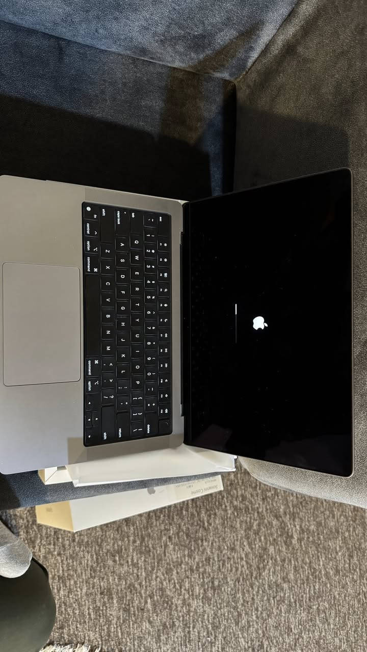 MacBook Pro M2 Pro
Storage: 512GB 

Ram: 16GB

Battery: 94% 

Cycle count: 110

Price: 1,600,000

📞 : ***********
