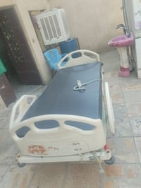 سرير طبي كهربائي كامل ونضيف وياه دوشك  كهربائيى  واتساب 07863112146