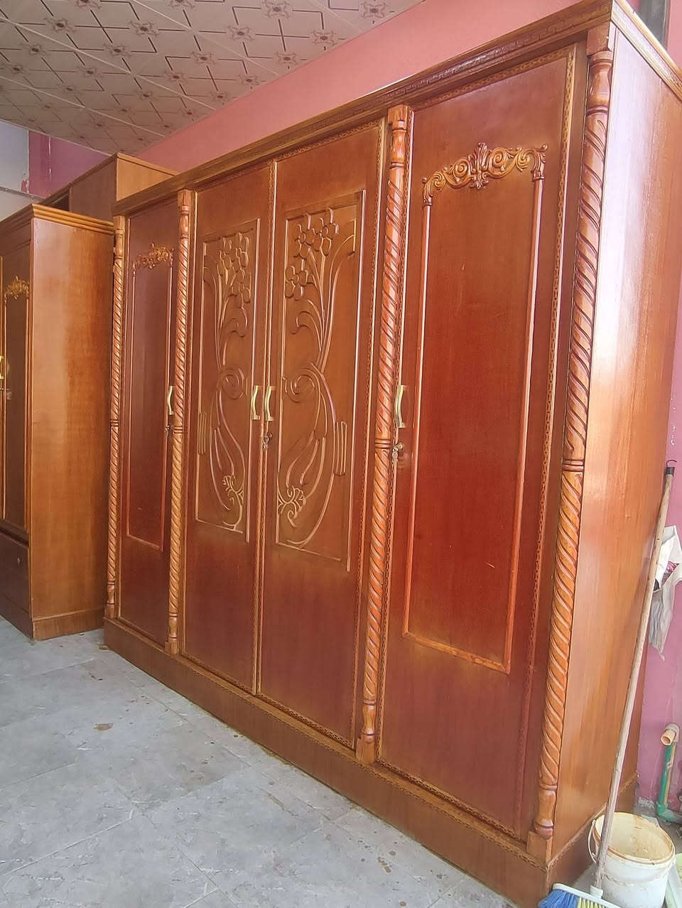 السلام عليكم غرفه اربع بيبان المكان ديوانيه قضاء الشافعيه الرقم *********** السعر خاص
