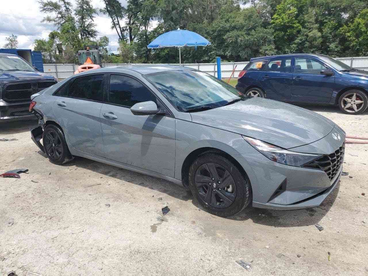 النترا هايبرد سمنتي مميز موديل ٢٣ السيارة ولاقطرة صبغ وبدون تبديل فقط بارد جاملغ خلفي 
السعر ١٥٥ وبيها مجال بسيط 
بدون مراوس فقط بيع
ماشية ٧٣ الف مايل
كير مكينه ابلاديات
المواصفات 
تشغيل عن بعد
تدفئة بالكشن
سايد بريك بصمة
توقف ذاتي
نقطة عمياء
رادار خلفي وامامي
اوتو هولد
تبريد شاشة
وتبريد منفصل جهتين
مثبت سرعة وتحديد مسار مانع انزلاق 
مواصفات الهايبرد بلو المعروفة
للاستفسار خاص او *********** مكاني بغداد الشعلة
