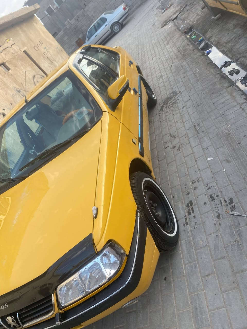 سيارة بيجو موديل2016دشبول عالي مكينة كير حدادية كهربائيات تخم تاير تدفئة وتبريد مكاني البصرة ***********السعر 45وبي مجال
