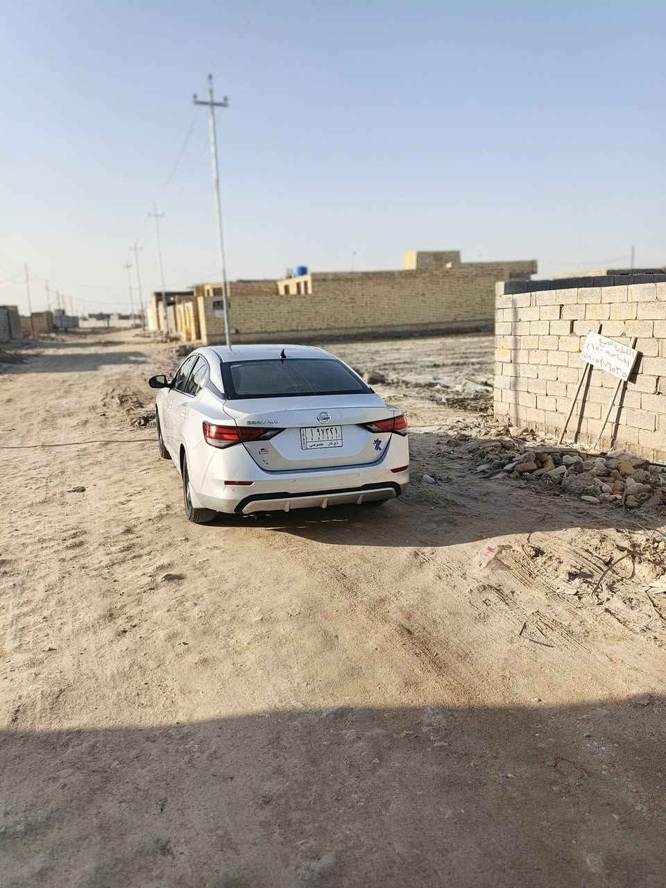 نيسان سنترا 21 وارد أمريكي بيها تبديل بنيد وصبغ يعني البنيد مبدل ومصبوغ ضربتها بالچاملغ مصلح بيها رادار خلفي وأمامي وتوقف ذاتي خلفي وأمامي بيها تحكم سترين تثبيت سرعة تحديد مسار كامرة بالجامة الأمام كامرة خلفية بيها مواصفات اس في وبيها بارد بالباب الوره بالجهة اليسرى بارد من أمريكا وهواي بيها مواصفات بعد مااعرفهن 
سعرها 120 وبيها مجال معوقين 
معوقها موجود وكالة عامة 
***********
