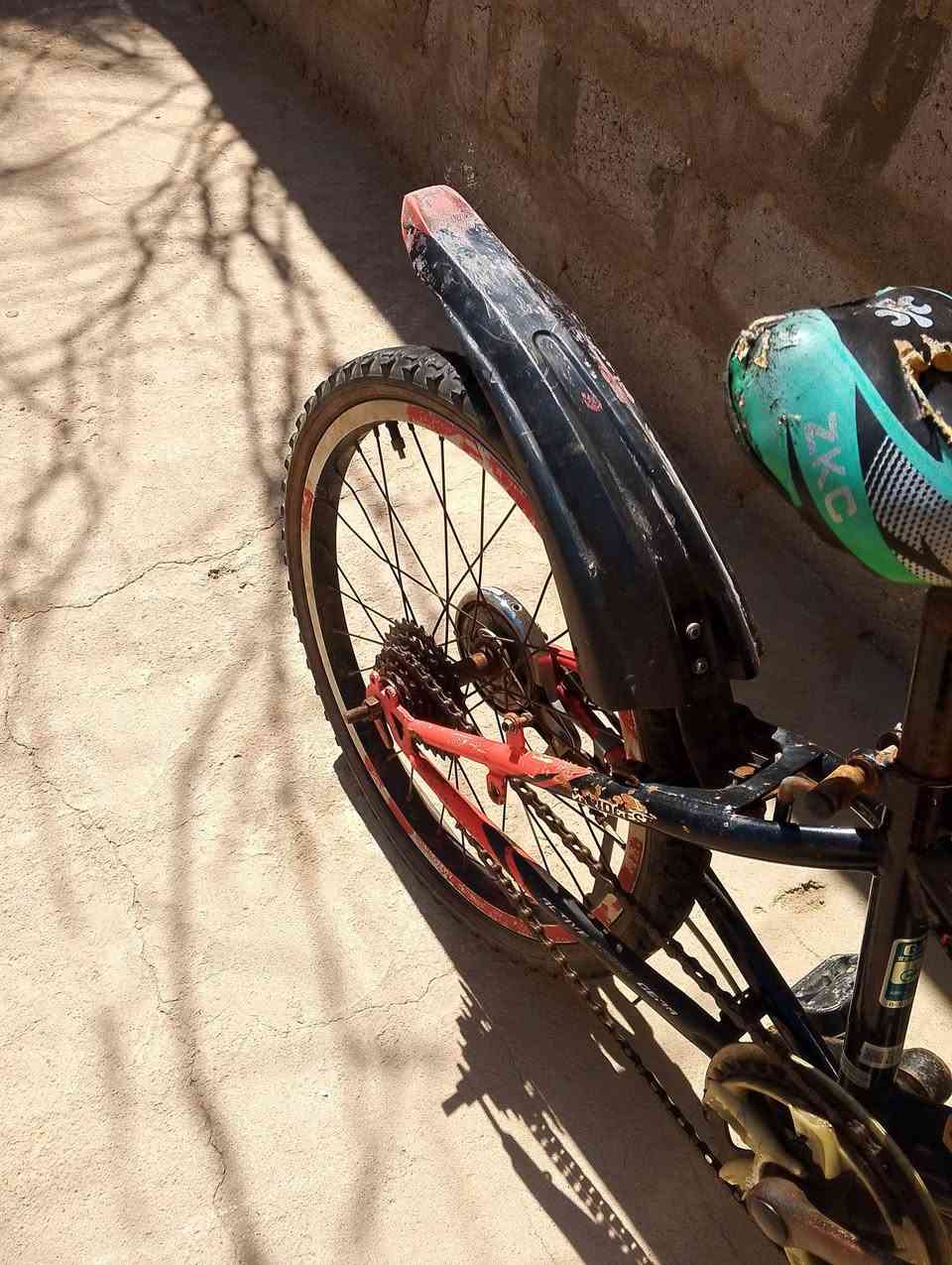 السلام عليكم بايسكل للبيع موديل 2018 سعر 30 الف الرقم ***********
