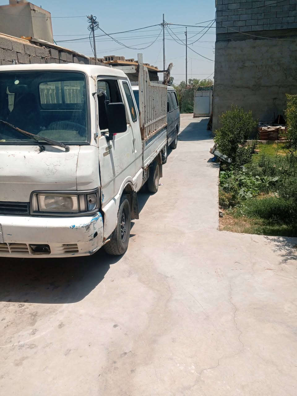 سلام عليكم سياره البيع كير وكسن مكفول بس المكينه كايمه وبسمي بغداد ***********
