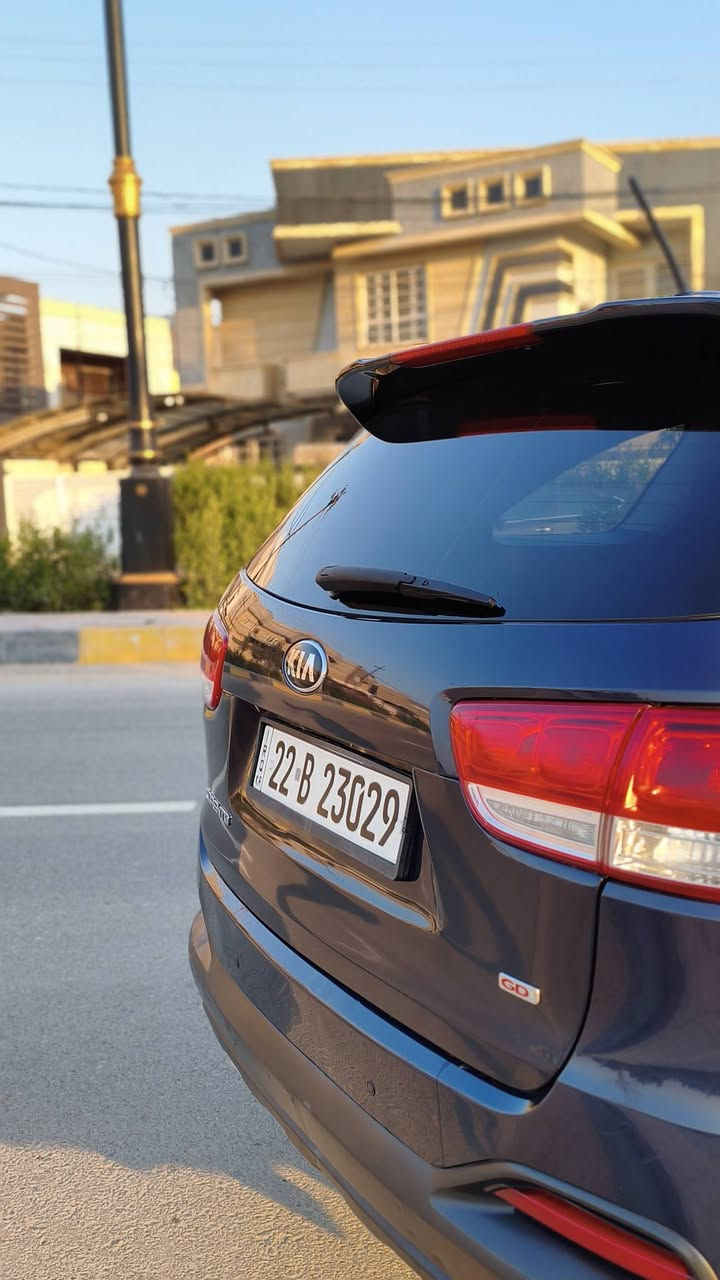 السلام عليكم. سورنتو للبيع موديل 2017  وارد امريكي بيه بونيد صبغ وشبر بال الصندوك ماشية  180الف كيلو  مواصفات السيارة  LX  

1 كامرة خلفية 
2 حساسات خلفيه 
3 مثبت سرعه 
4 تدفئة كشنات 
5 السيارة خمسة راكب  

مكان السيارة موصل رقم السيارة اربيل الجديد سعر السيارة   160 وبيه مجال للاستفسار الاتصال على الرقم  
(***********)
