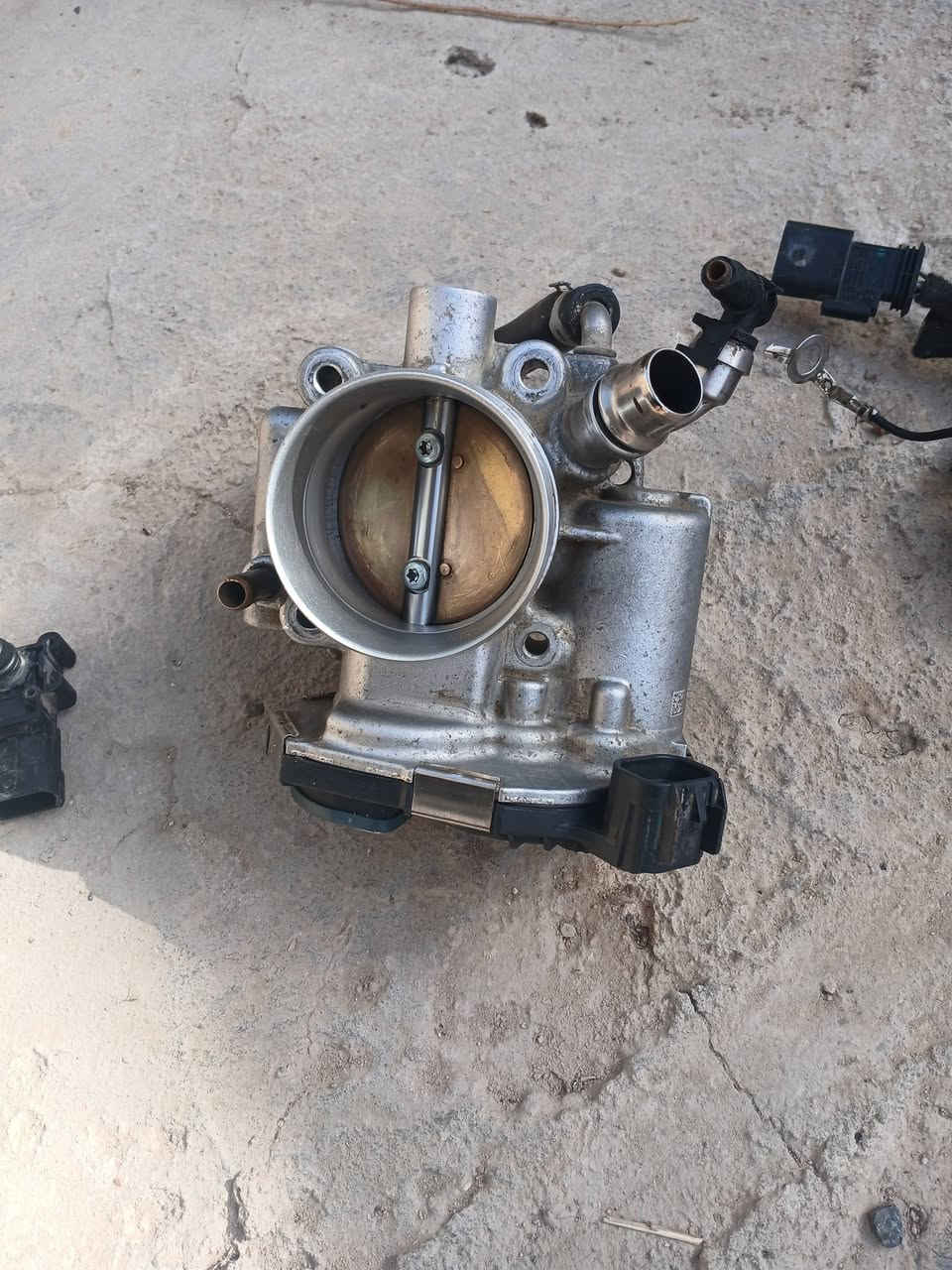 اسلام عليكم  اغراض سونك  مال محرك امريكي 1800 جويتر حاويه ومسطره نوزل هيه وضفيره مالتهن حازيه و ماب سنسر شرط اشغل تجي اشدهن يمي وتفحص يلا تطي فلوس الله وكيلك اشتريتهن انوزلات ب ٥٠الف و الجويتر ب75الف و الحساس ب 25الف   فتحتهن من مكينه مال كصه    انطيني  سعر بيهن وخذهن شلع   مكاني بغداد الدوه رقمي ***********
