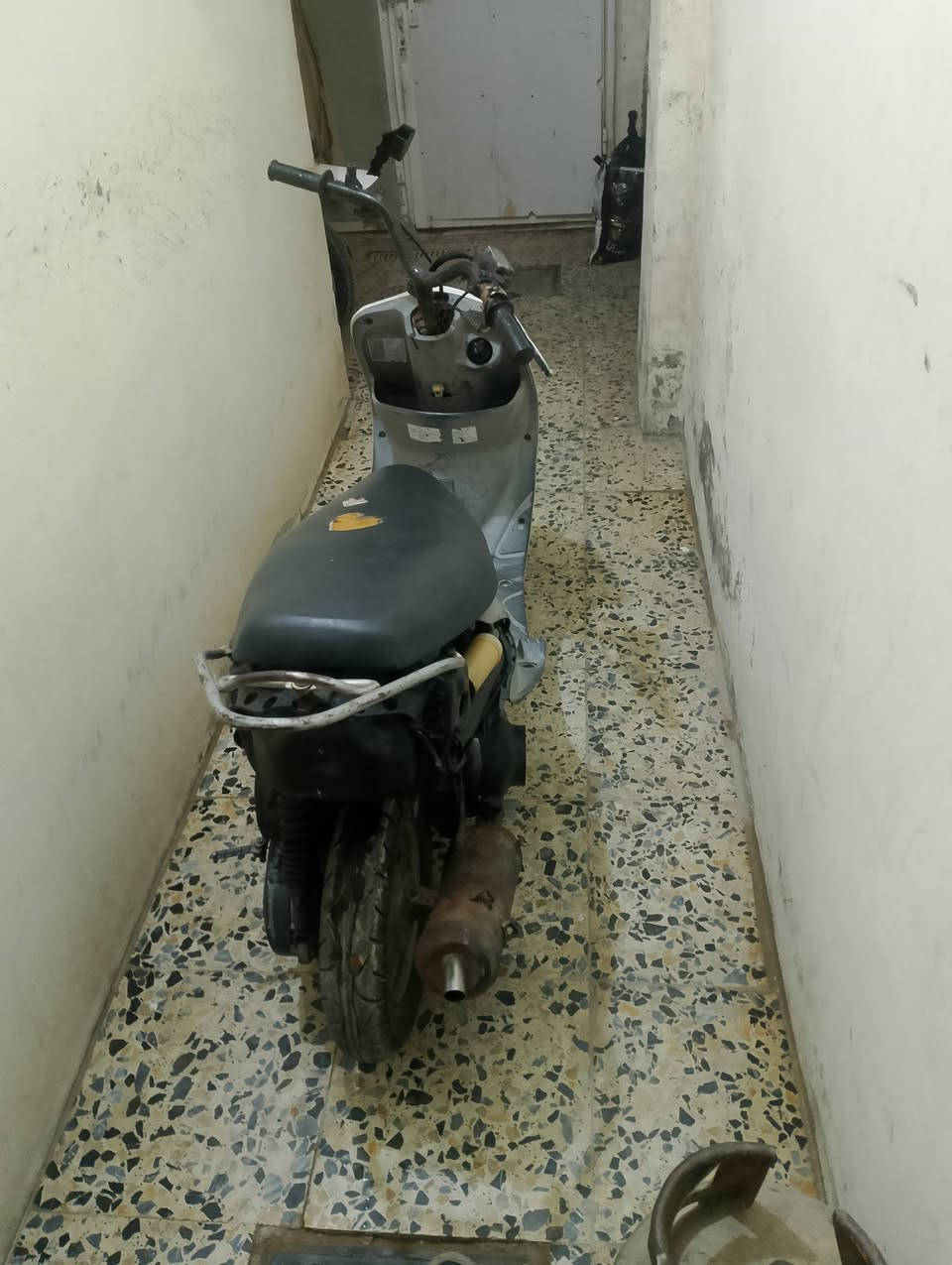 السلام عليكم دراجه منغولي للبيع بوشه 55 دراجه كفرات ختم واحد كلها  دراجه اغراضهاه كامله برغما عايزه شلعه معدل خير من الله ماكينتها خارسه ناعمه نظافه شوفه عينك تجي وتشوف السعر 450 وبيها مجال قليل مكان نجف بالحولي بشارع 30 هذا رقم موبايلي ‭0786 191 9443‬
