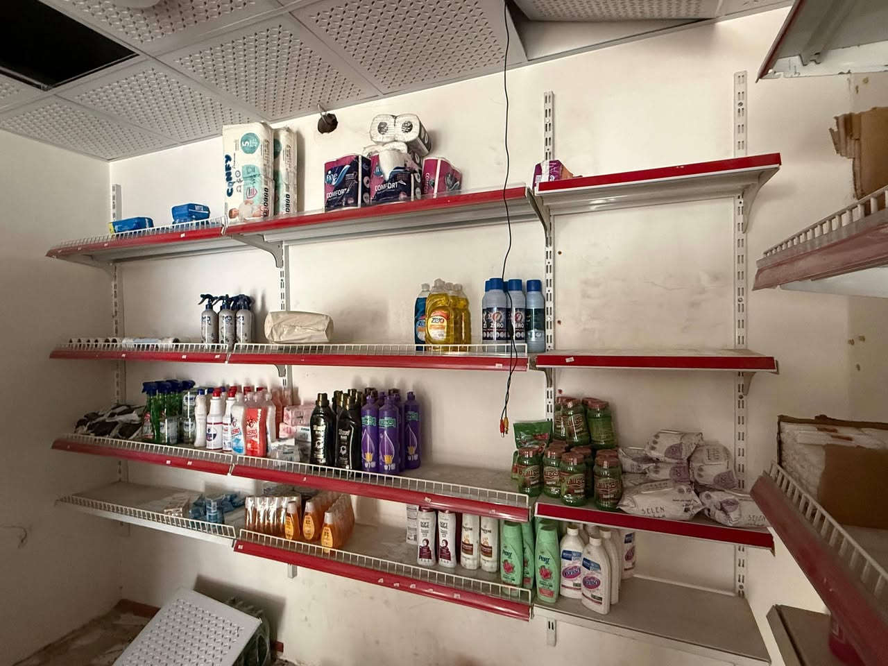 السلام عليكم رفوف للبيع مكاني بغداد الاعظمية للتواصل الاتصال على الرقم 
***********
