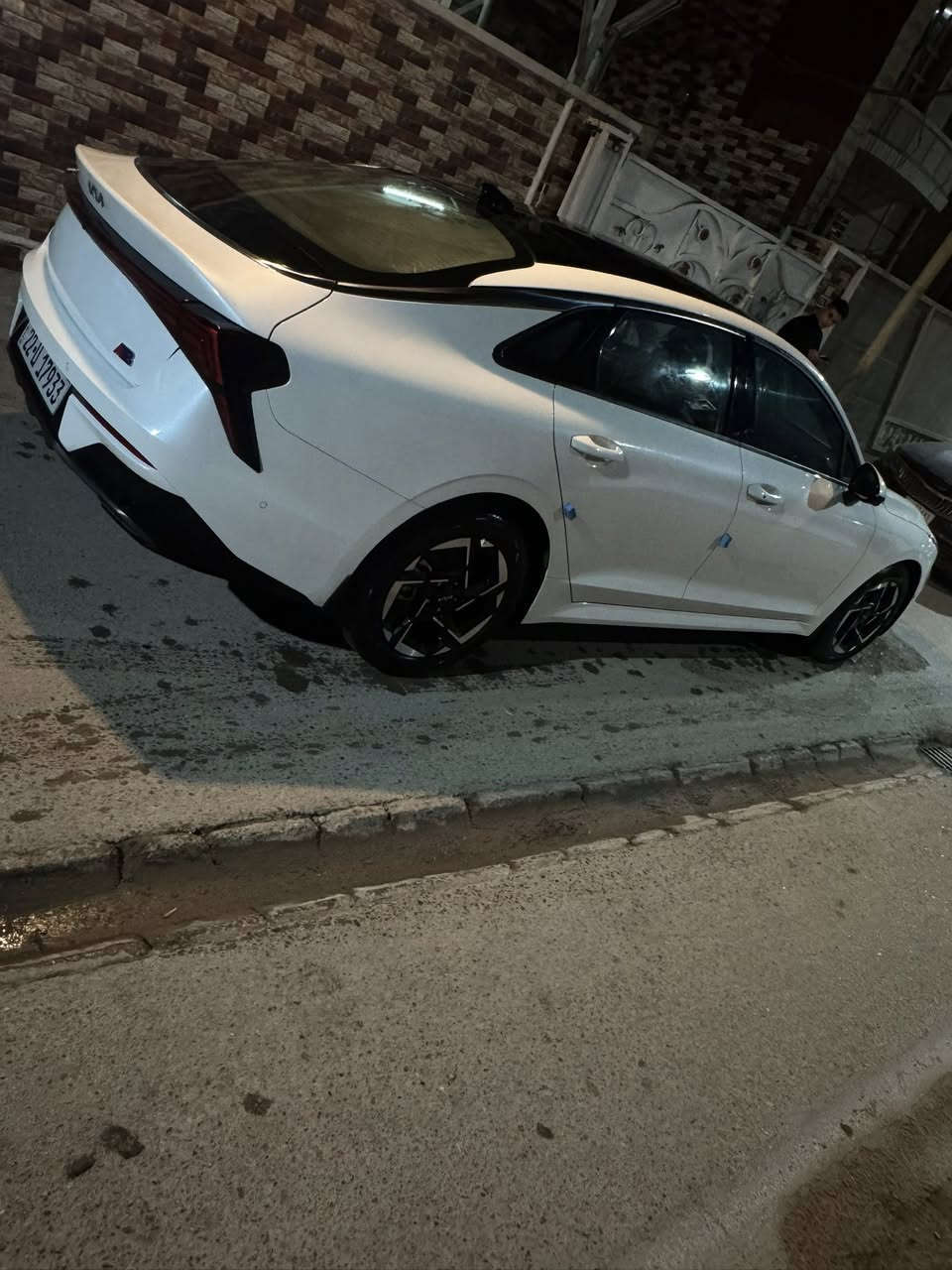 السلام عليكم k5 2026 فول vip ماكو من عدهة هاي النسخة فول للأخير محرك 2500 سمارت خزن وضعيات تدفئة تبريد الكشنات الداخل لون مشمشي سياره خليجية ماشيه 7000كيلو  السياره بحالة الزيرو رقمه أربيل هاي السياره ماموجود من عدهة بل سوك حاليا السياره سعر270 وبيه مجال عنوان السياره بغداد  لاتصال على هذا الرقم *********** وبيكم خير وتدللون
