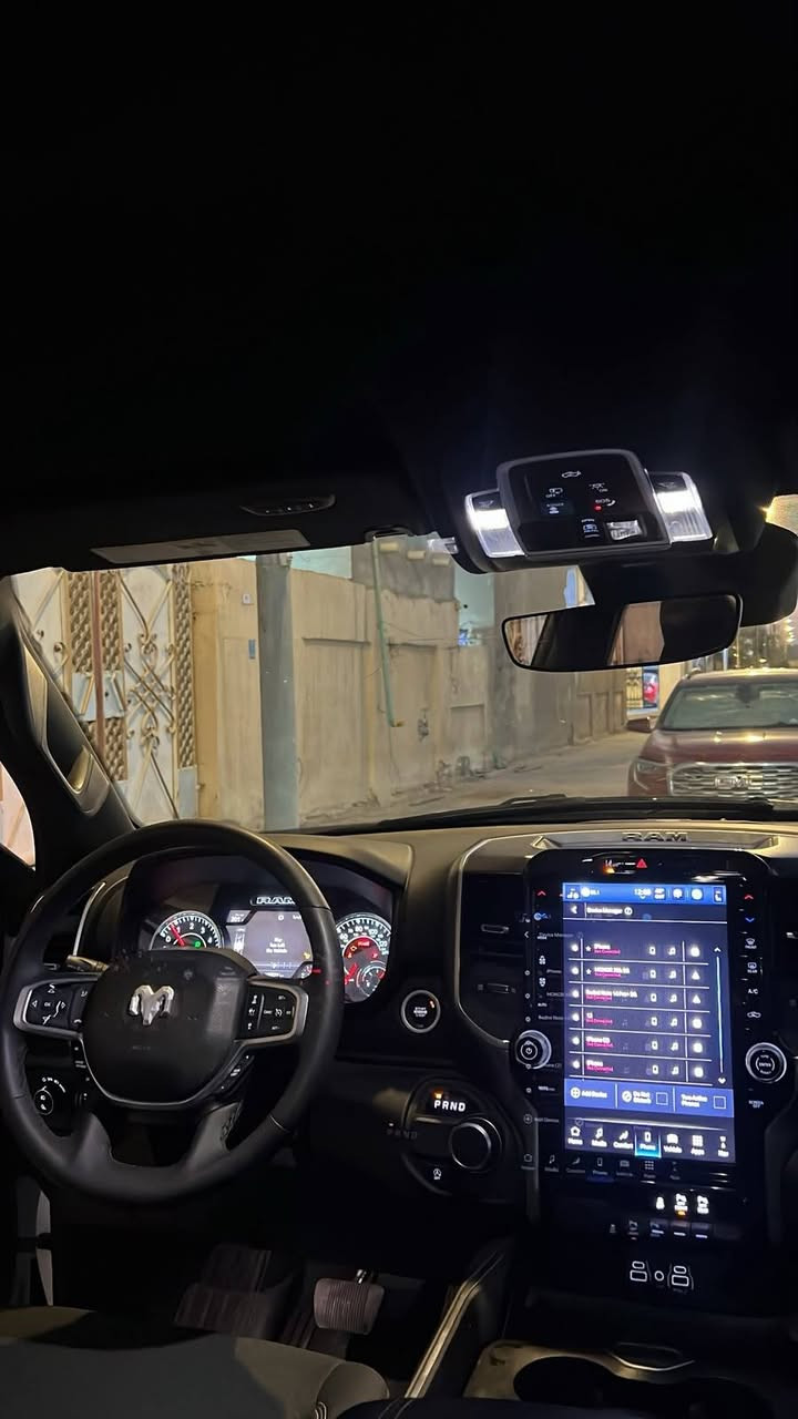 رام 2025 
فئة BIG HORN
محرك 6 سلندر 3.6 تنفس طبيعي
فول مواصفات ما عدا الفتحة 
ماشية 20 الف كيلومتر
رقم بصرة كتاب شهداء 
حادثها بنيد والجاملغ بارد 
السيارة جديدة بحالة الوكالة

مواصفاتها:  
رادار
تشغيل عند بعد 
حساسات امامية وخلفية
نقط عمياء 
مثبت سرعة
تحديد مسار
تنبيه خروج عن المسار
شحن التلفون لاسلكي
 شاشة كبيرة 
كشن كهربائي 
كشنات تدفئة 
ستيرن تدفئة 

السعر :335$

للتواصل: ***********
