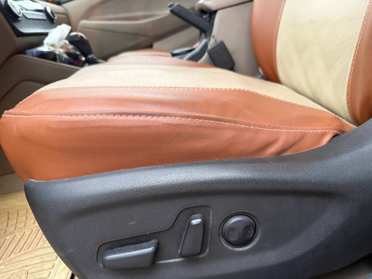 السلام عليكم
للبيع سيارة توسان خليجي 2020
اللون ابيض
الرقم بغداد بأسمي
سنوية جديدة
محرك 2000
مواصفات
فول عدة البنوراما 
بصمة تشغيل 
كراسي كهرباء
كراسي جلد
ارضية جلد
دشبول صاج
شاشة لمس كاربلي
كامرة خلفية اصلية 
منضومة داشكام
حساسات امامي وخلفي
ويل كب كروم 19
بردة خلفية
مري شفط 
اشاير بالمري 
ترحيب عند الفتح
لايت 5 عدسات
لد نهاري
لايتات مساعد عند الضباب
بصمة ابواب 2
تبريد قطعتين ثلج
3 انضمة قيادة
تحكمات ستيرن جهتين
تخم تاير جديد 
عدة بلادية كاملة
ارضية جنطة جلد
رقم بغداد جديد
ماشية 93
السعر 211 وبية مجال كلش قليل
مكاني بغداد ساحة عدن
***********
