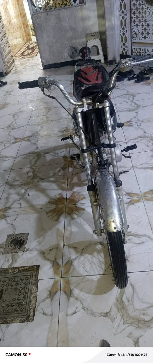 دراجا ناما تايرات ودبلات جدد ومكينا هندر واحد نضيفة ومكفوله من لعشاير سعر 250 لبصره لمشراق رقم ***********
