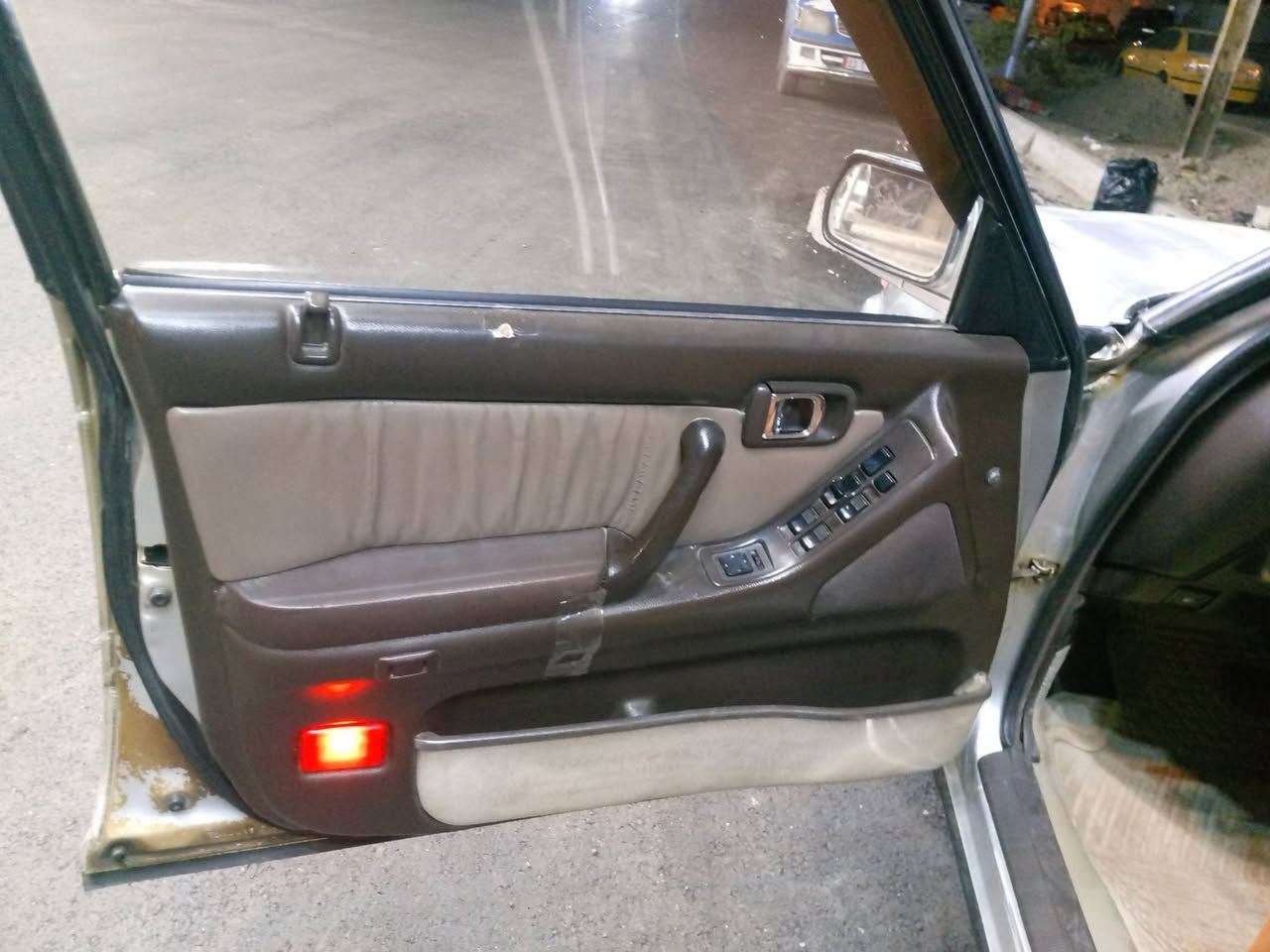 السلام عليكم ارنب موديل 95 يسرا بلادي السياره خير من الله بدون حادث مكفوله من الكص ونقل جثه تحويل مباشر مشروع وطني بغداد محرك كير تبريد تخم تاير جديد صدر خلفي وامامي السياره تراي مفتوح وين مايعجبك اطلع بسمي السعر 107وبيها مجال  مكان السياره بغداد مدينة الصدر الكياره (مكلف با النشر) هذا رقم صاحب السياره ***********
