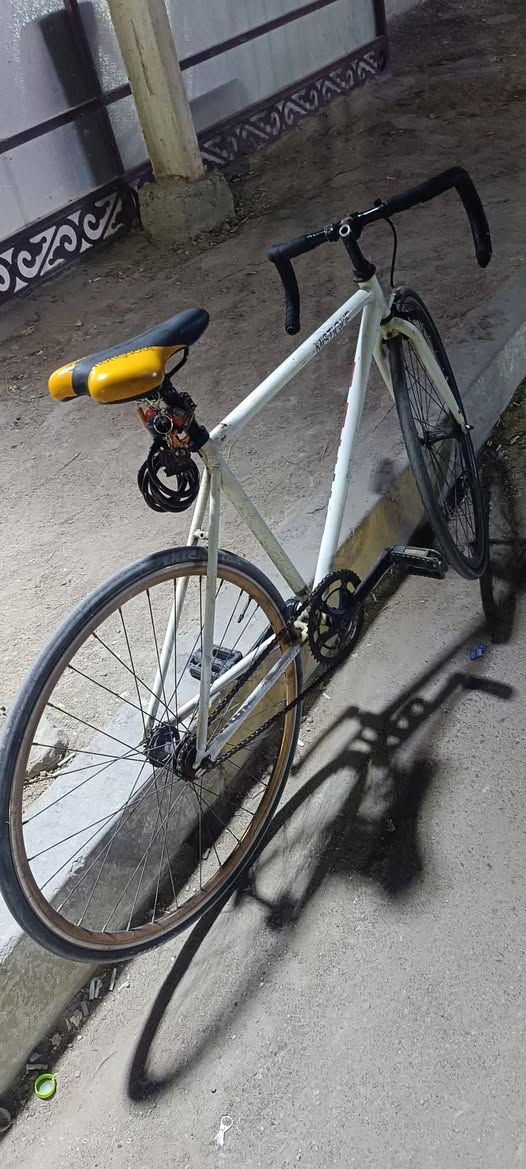 سلام عليكم 
فكسد للبيـ ـع مكاني بغداد 
فريم 50 
وزنة بحدود ال 9 كيلو


**إذا كنت صاحب هذا الإعلان وتريد حذفه لأي سبب، رجاءا أرسل رسالة إلى الدعم الفني**