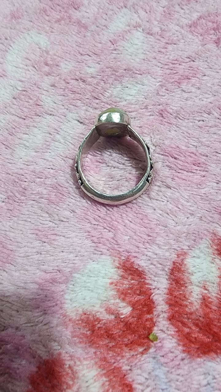 سليماني قديم عينتين مساويه صياغه يدوية ثقيله السعر ٥٠ الف بغداد الزعفرانيه ***********
