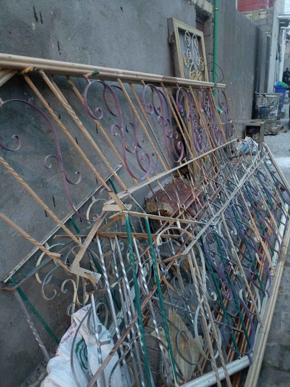 سلام عليكم محجر درج البيع سبع قطع  تزكام المكان البصرة منطقة صبحه العرب رقم ***********
