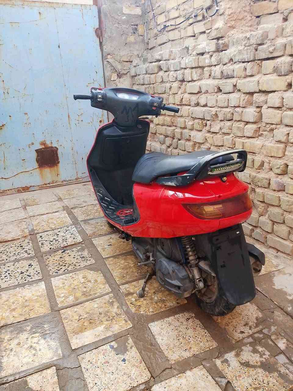 سلام عليكم فراشه فحل للبيع دراجه صارلهاا شهرين 
من طالع من الوكيل 550وبيهاا مجال مكاني نجف حي الميلاد 
شراي اتصل ***********
